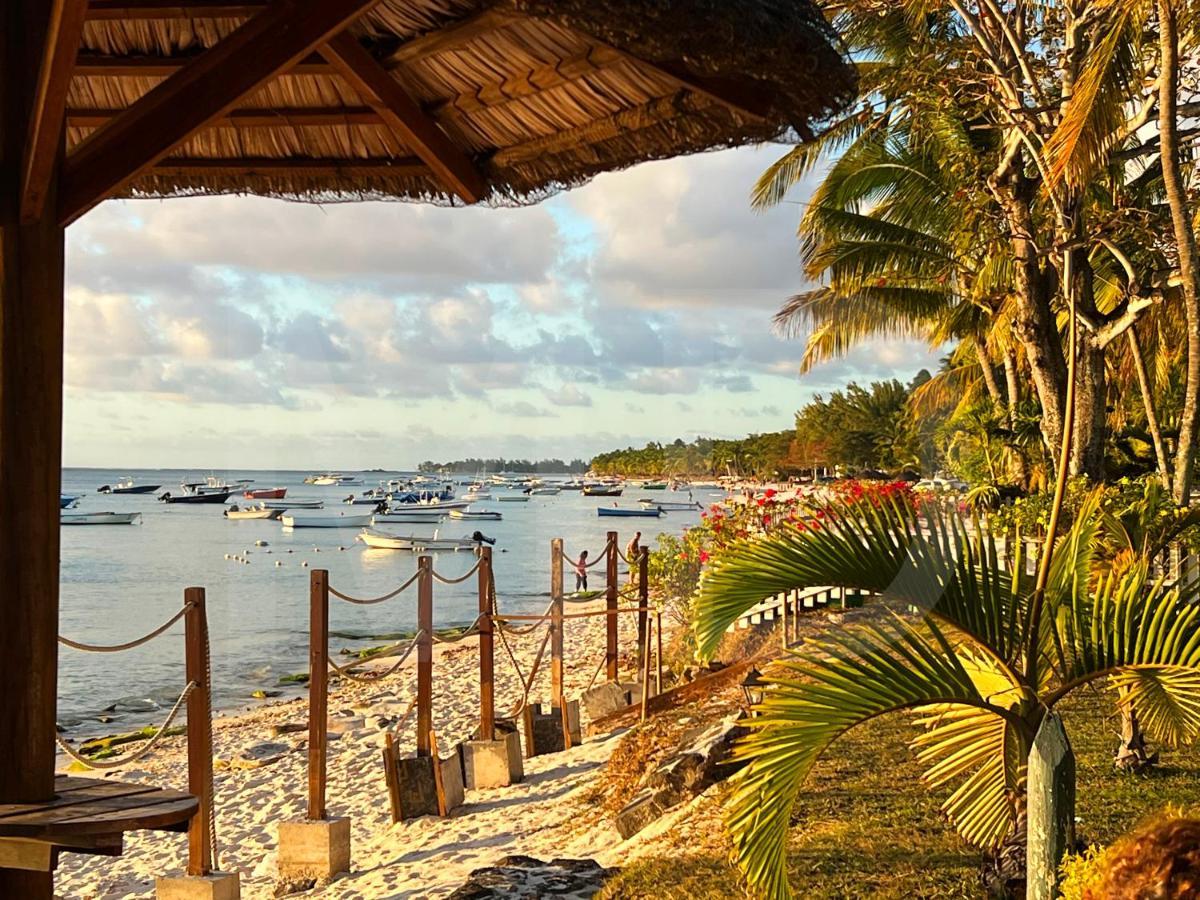 Caro'S Beachfront Trou aux Biches Dış mekan fotoğraf