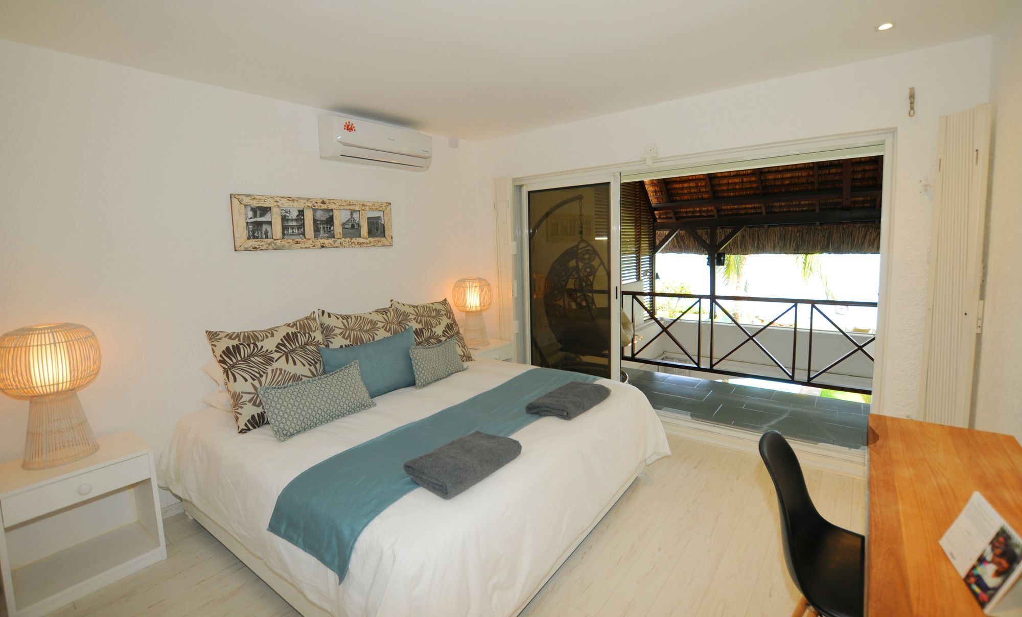 Caro'S Beachfront Trou aux Biches Dış mekan fotoğraf