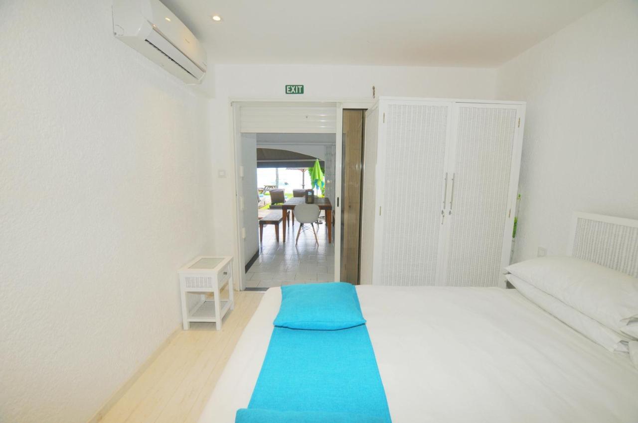 Caro'S Beachfront Trou aux Biches Dış mekan fotoğraf